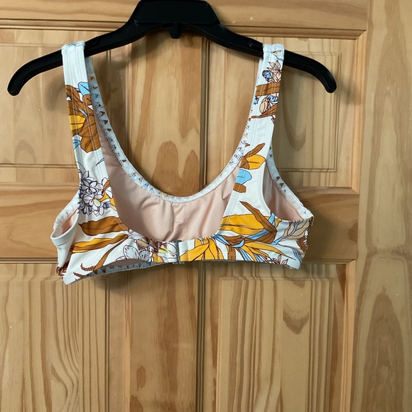 Cupshe Floral Bikini Top and bottom - Picture 6 of 10